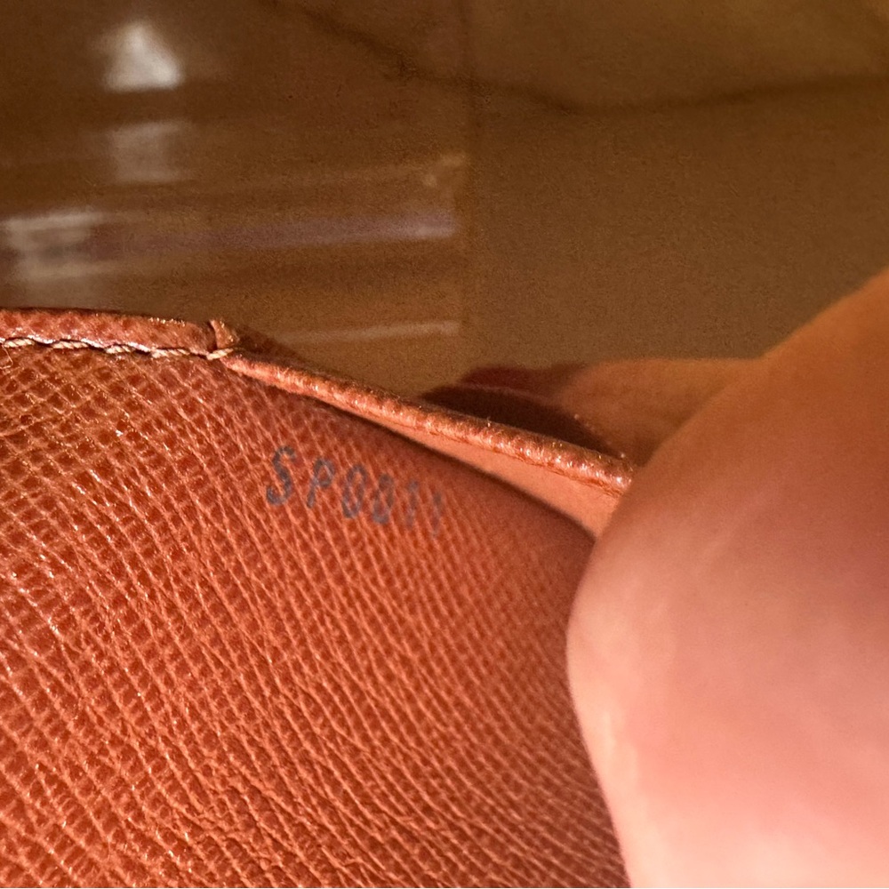 Louis Vuitton Monogram Zipper Passport Wallet - Picture 14 of 15